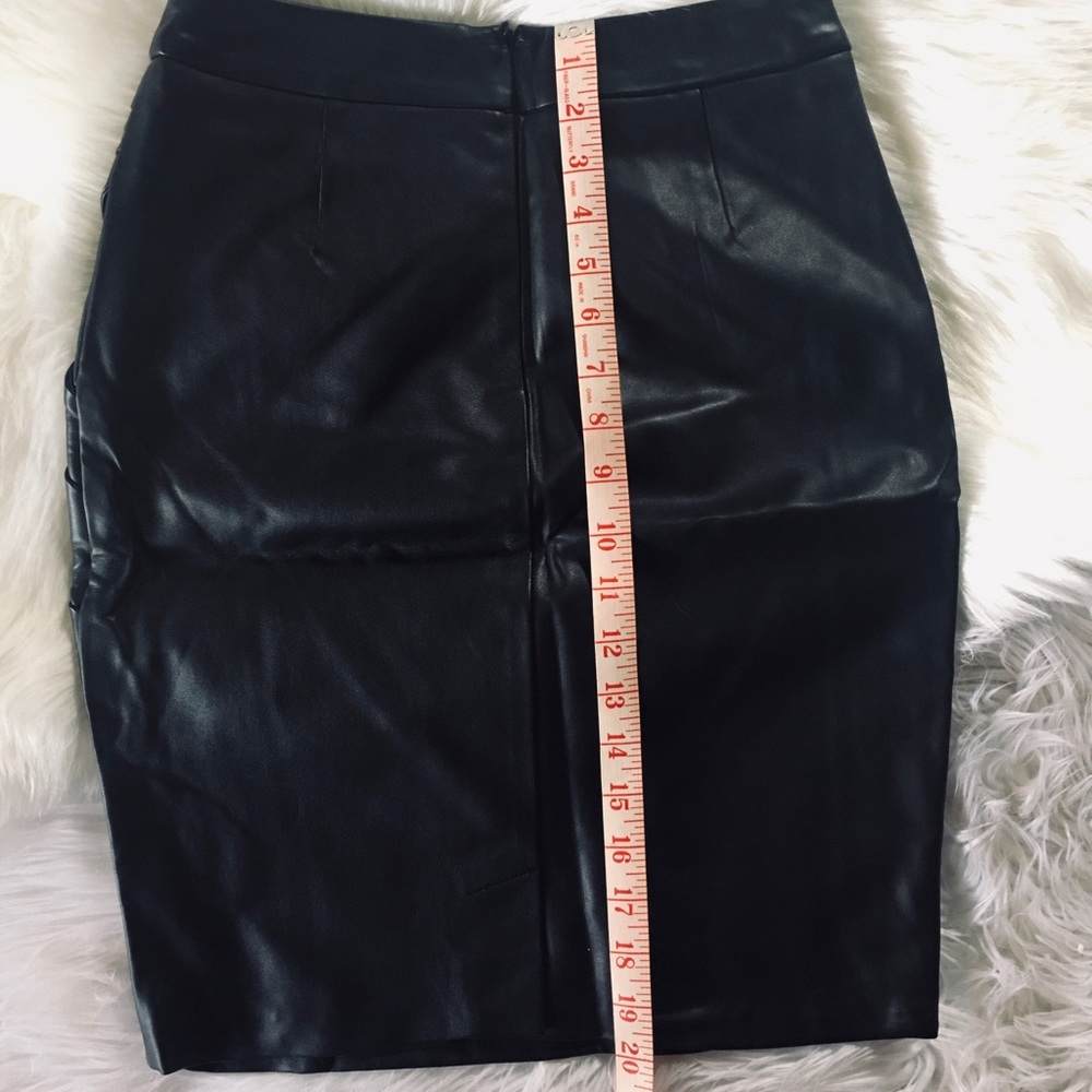 SOLD—NWOT - Venus Pencil Skirt